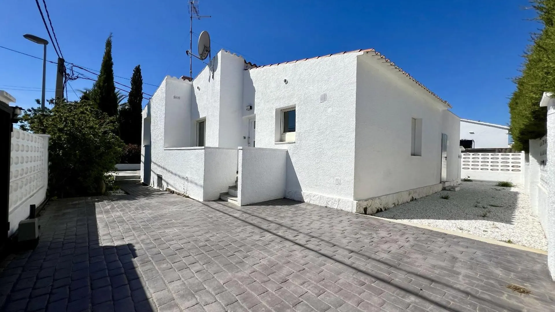 Montsia 23 - Casa Con Piscina Privada En Roses Villa Spain